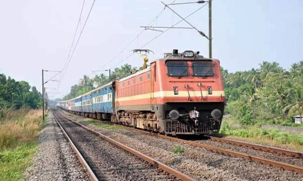 Train runs from Hardoi to Delhi