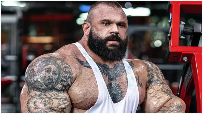 World's strongest bodybuilder dies of heart attack